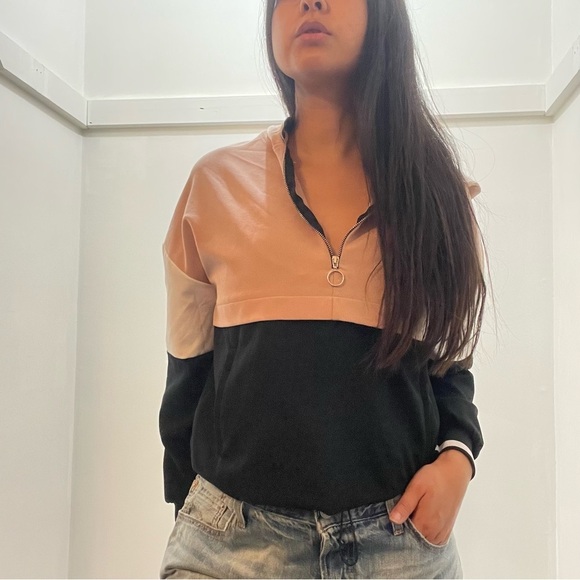 🎀 Zara Cropped Hoodie Sweater | Women’s Size Medium
🎀 - Picture 3 of 14